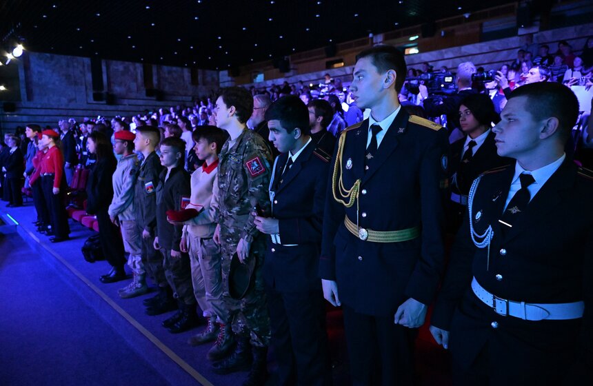 Церемония открытия кинофестиваля "Лучезарный Ангел" состоялась в кинотеатре "Поклонка" 2 фото