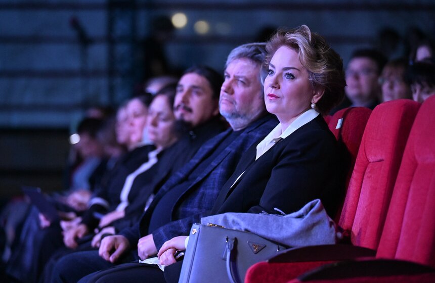 Церемония открытия кинофестиваля "Лучезарный Ангел" состоялась в кинотеатре "Поклонка" 8 фото