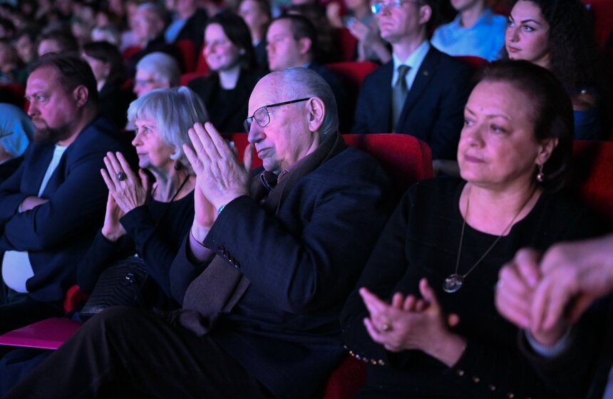 Церемония открытия кинофестиваля "Лучезарный Ангел" состоялась в кинотеатре "Поклонка" 17 фото