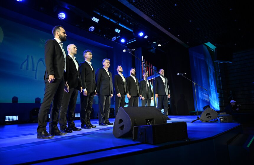 Церемония открытия кинофестиваля "Лучезарный Ангел" состоялась в кинотеатре "Поклонка" 1 фото