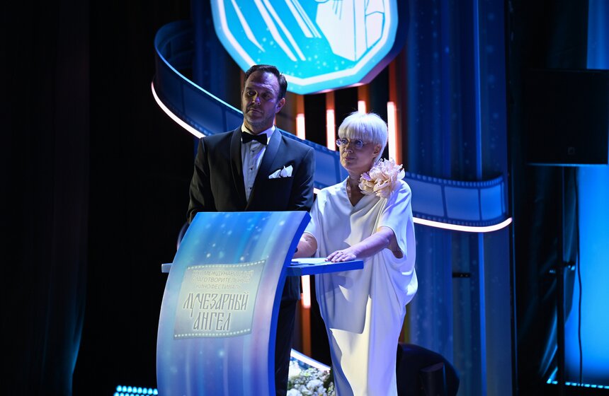 Церемония открытия кинофестиваля "Лучезарный Ангел" состоялась в кинотеатре "Поклонка" 21 фото