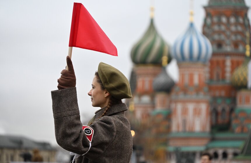 На Красной площади открылась выставка к годовщине парада 1941 года 12 фото
