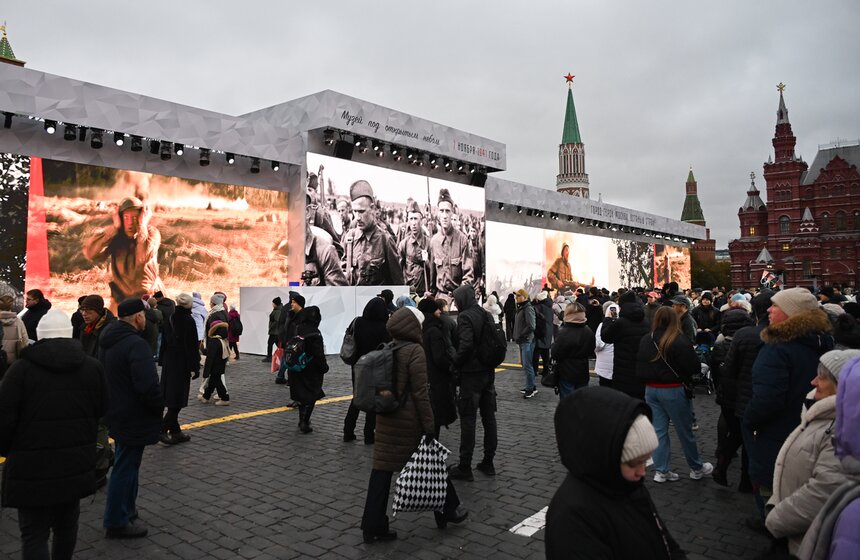 На Красной площади открылась выставка к годовщине парада 1941 года 22 фото