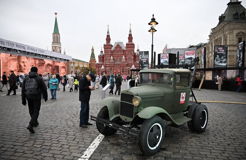 На Красной площади открылась выставка к годовщине парада 1941 года 5 фото