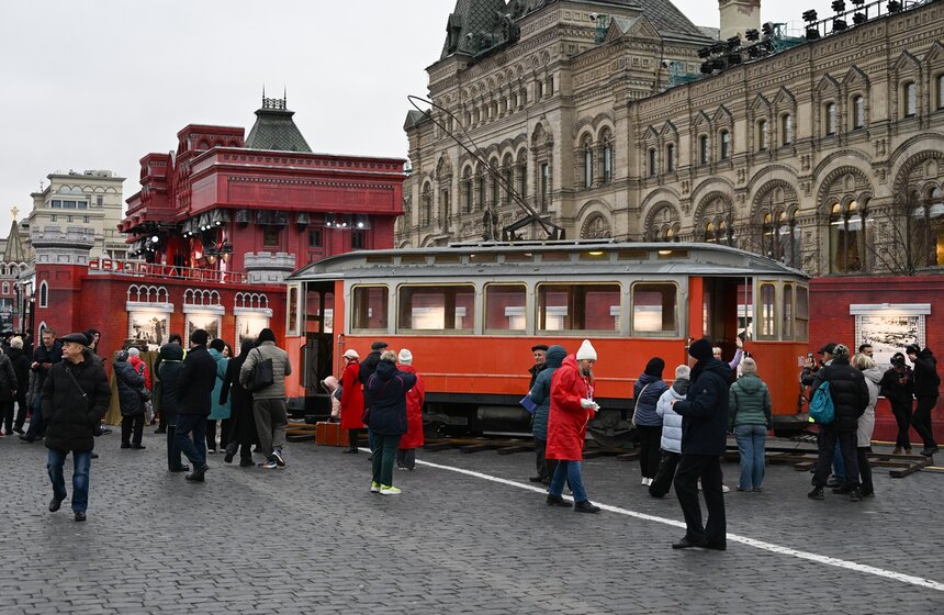 На Красной площади открылась выставка к годовщине парада 1941 года 2 фото