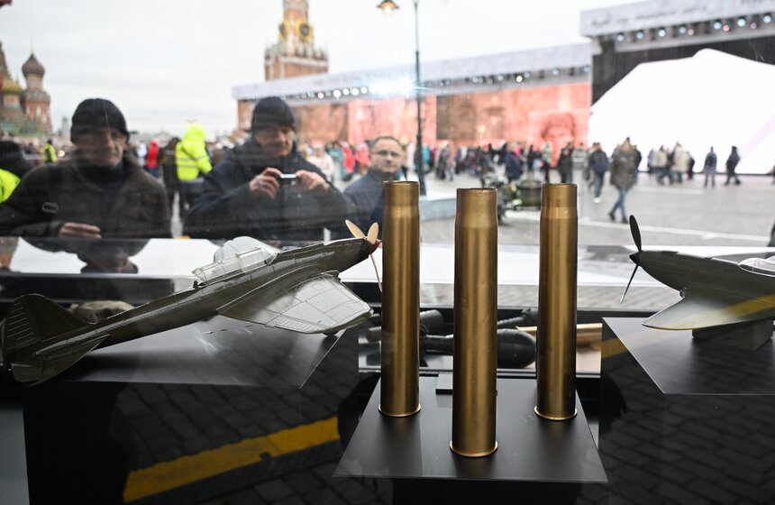 На Красной площади открылась выставка к годовщине парада 1941 года 7 фото