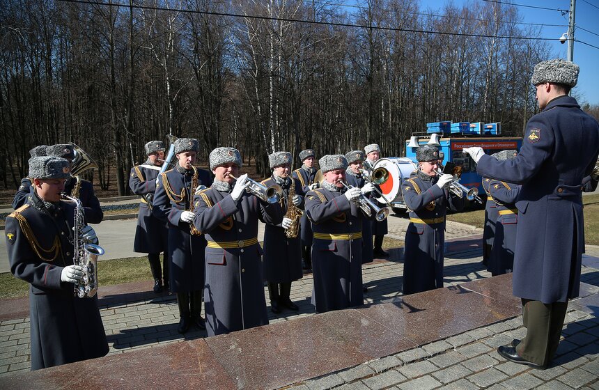 На Поклонной горе прошел мемориальный митинг 3 фото