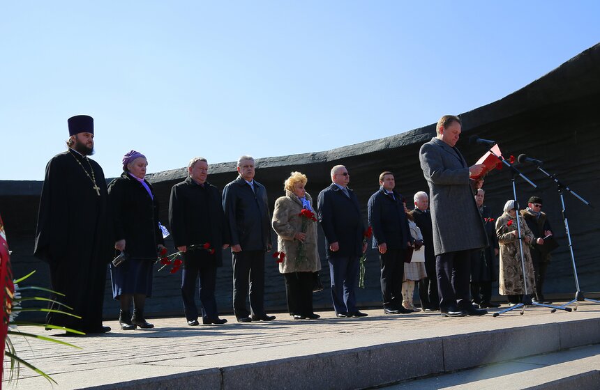 На Поклонной горе прошел мемориальный митинг 6 фото