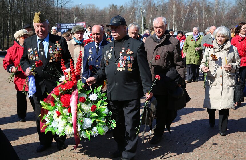 На Поклонной горе прошел мемориальный митинг 11 фото