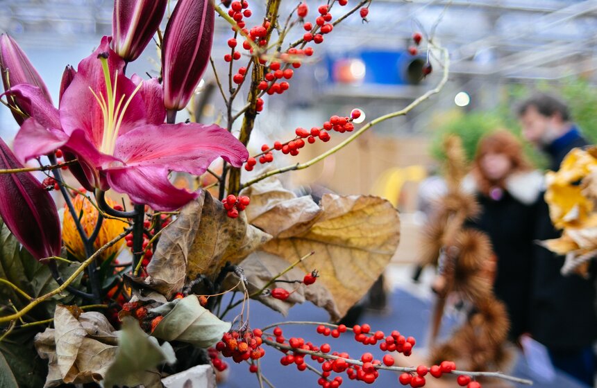 Выставка икебаны "Акценты осени" проходит в Москве 12 фото