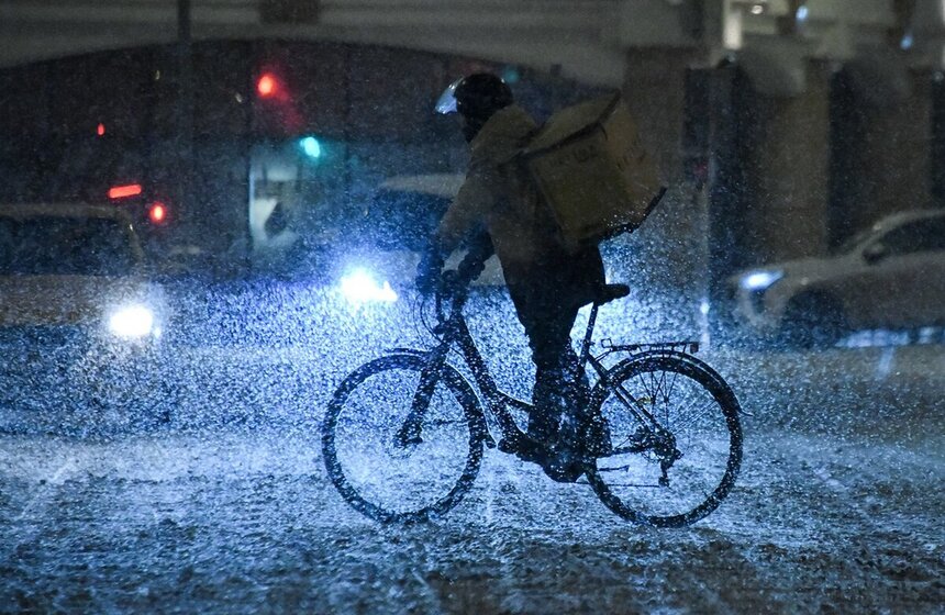 <a href="https://www.m24.ru/galleries/obshchestvo/10012024/655681" target="_blank">Сильный снегопад накрыл столицу</a>