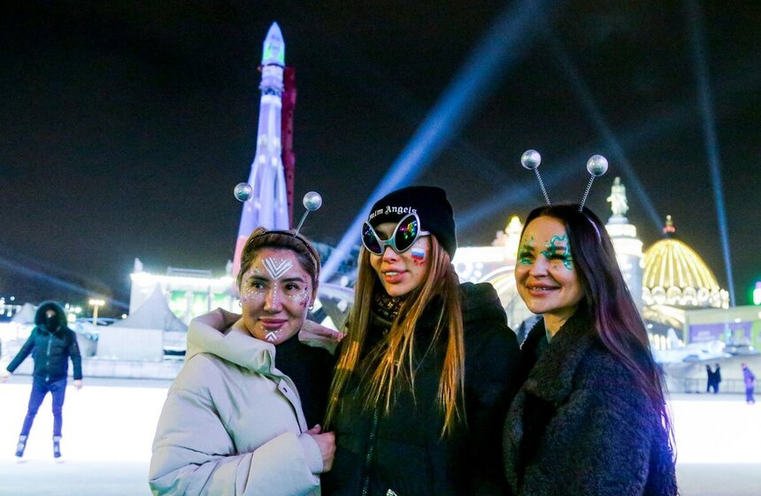 <a href="https://www.m24.ru/galleries/gorod/31012024/662506" target="_blank">Косплей-вечеринка "Космопорт "Восток" состоялась на ВДНХ</a><br />