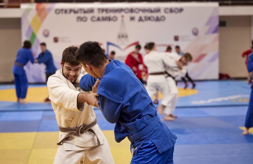 <a href="https://www.m24.ru/galleries/sport/06012024/655056" target="_blank">Фестиваль "Начни год с самбо" провели в столице</a>