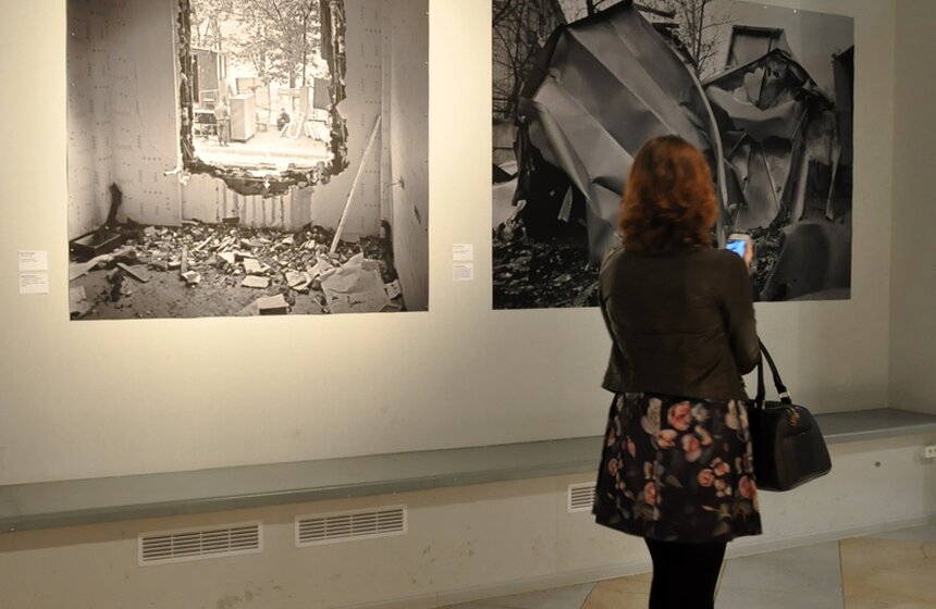 В Москве открылся вернисаж "Красота неприглядности" 13 фото
