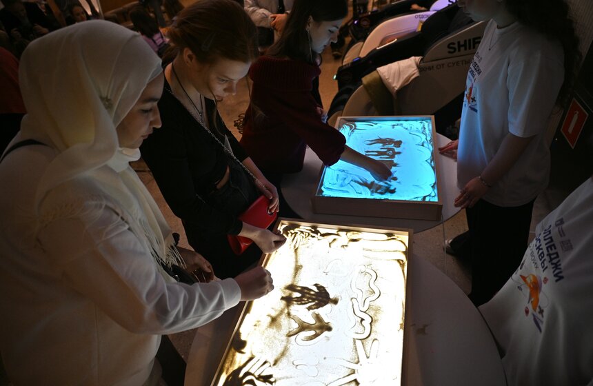 День студентов колледжей Москвы состоялся в "Три вокзала. Депо" 16 фото