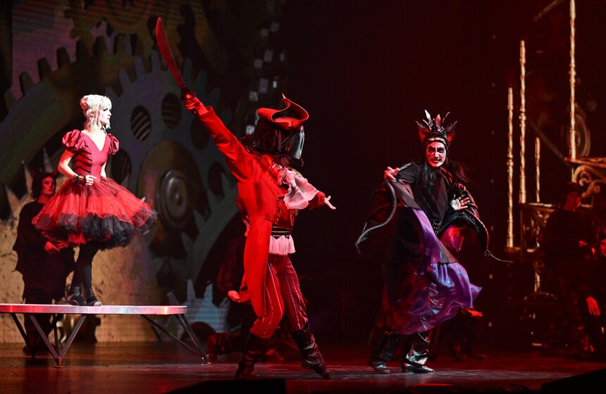 Премьера шоу "Щелкунчик. Королевство летучих мышей" прошла в "ЦСКА Арене" 20 фото
