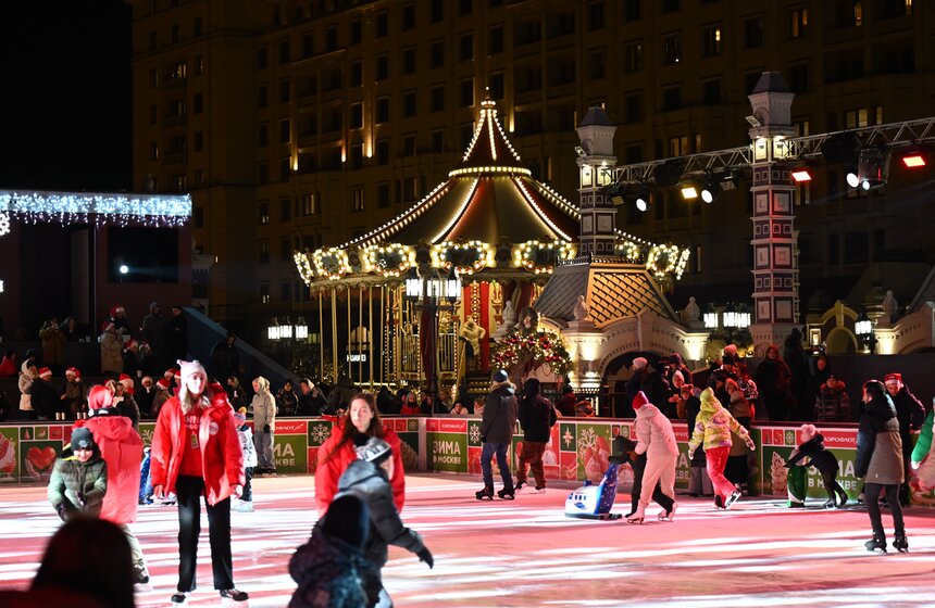 Фестиваль "Солома" прошел на катке на площади Революции 16 фото