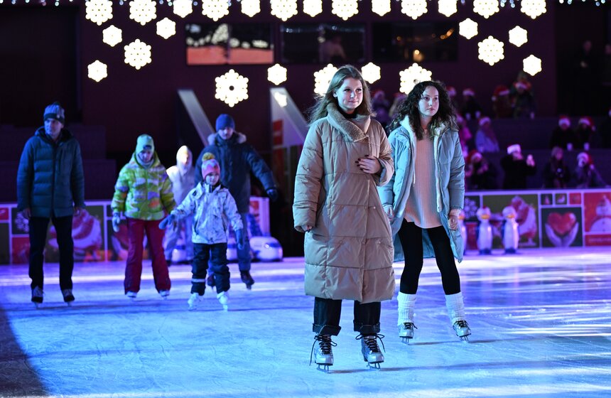 Фестиваль "Солома" прошел на катке на площади Революции 3 фото