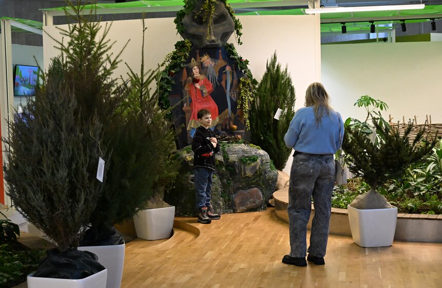 Выставка "Сказочные елки" стартовала на ВДНХ 15 фото