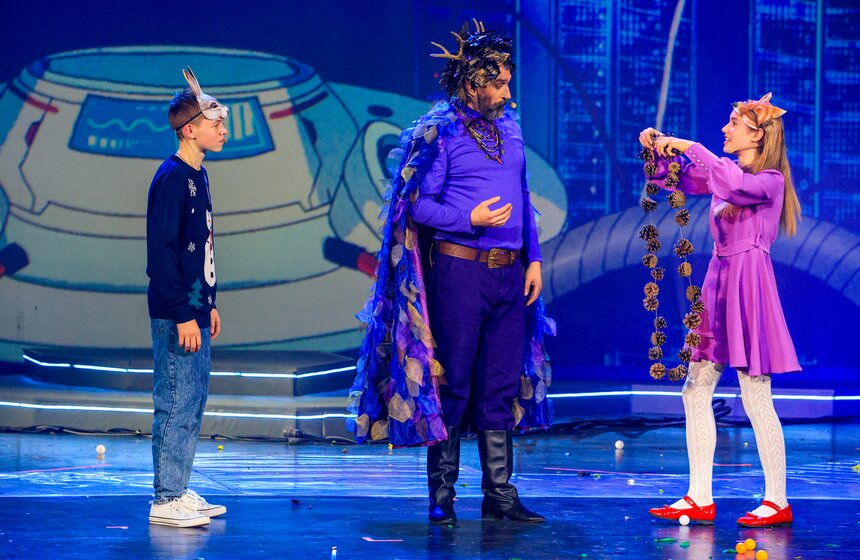 Шоу "Квант волшебства" прошло в рамках научной елки Wow! How? 20 фото