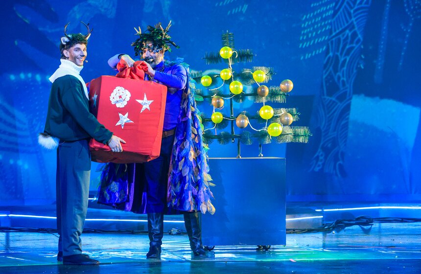 Шоу "Квант волшебства" прошло в рамках научной елки Wow! How? 7 фото