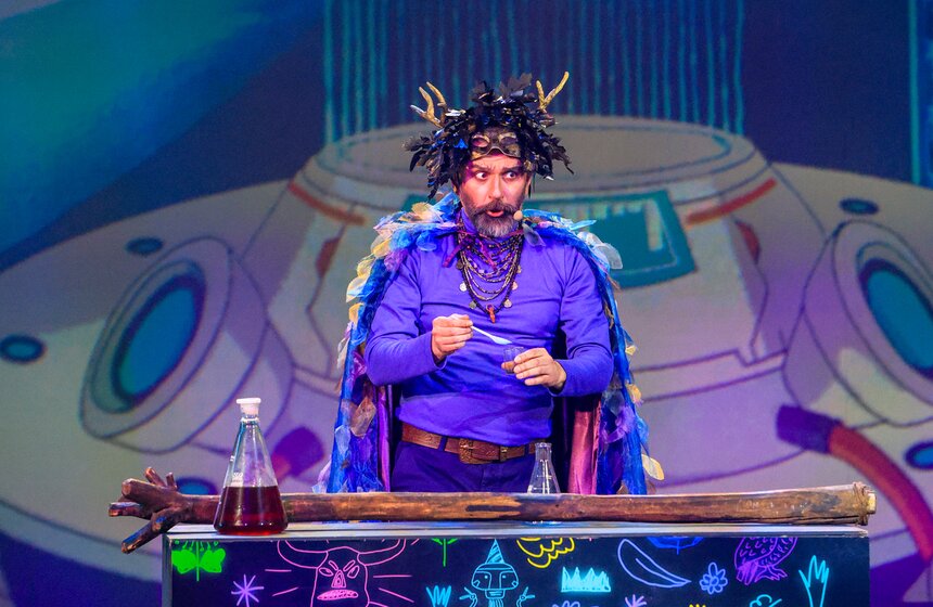 Шоу "Квант волшебства" прошло в рамках научной елки Wow! How? 14 фото