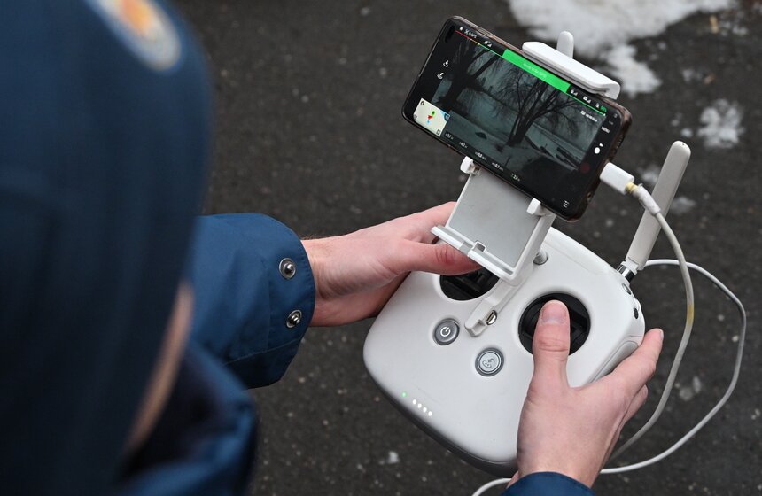 Московские спасатели исполнили желание юного москвича в рамках акции "Добрая елка" 8 фото