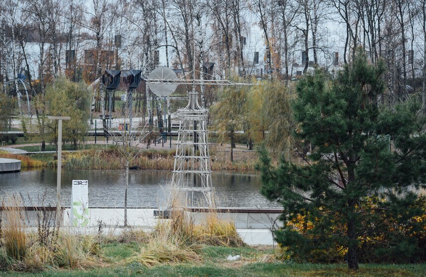 Новые экспонаты появились на фестивале "Здесь и сейчас" в центре "Сколково" 8 фото