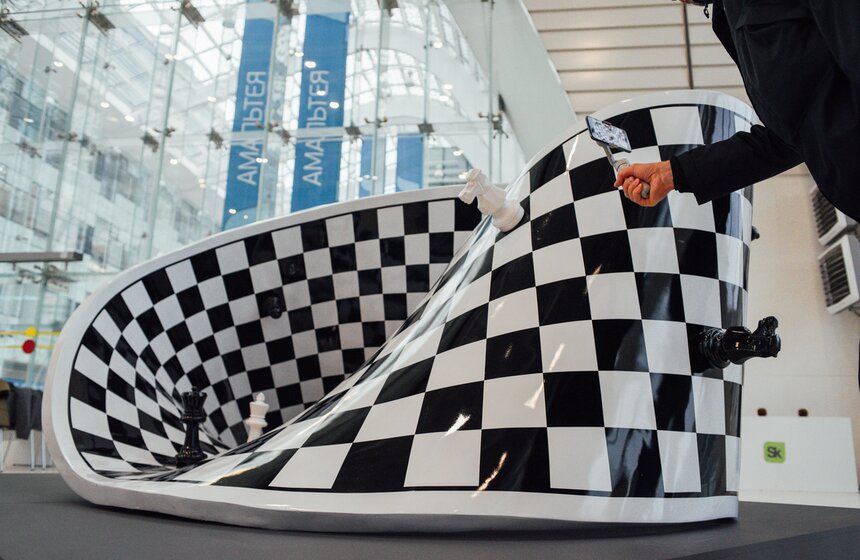 Новые экспонаты появились на фестивале "Здесь и сейчас" в центре "Сколково" 16 фото