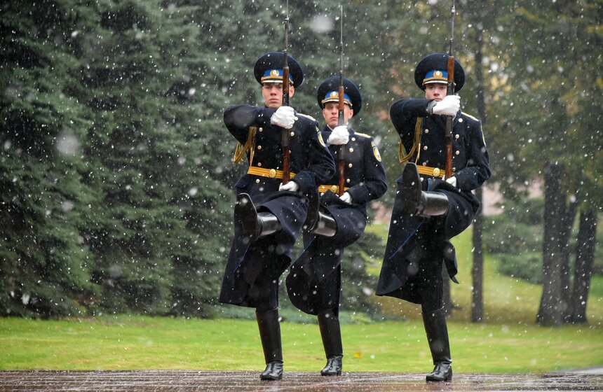 В Москве выпал первый снег 17 фото
