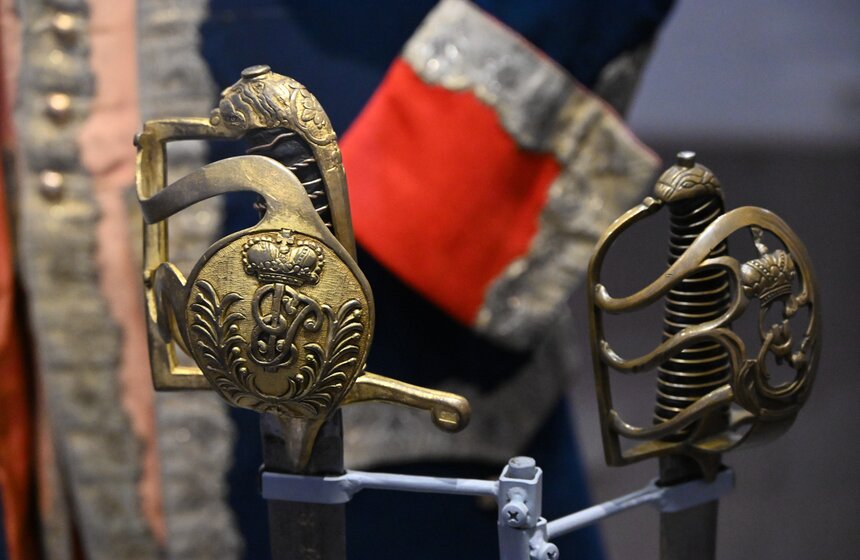 Выставка об эпохе дворцовых переворотов открылась в Музеях Московского Кремля 10 фото