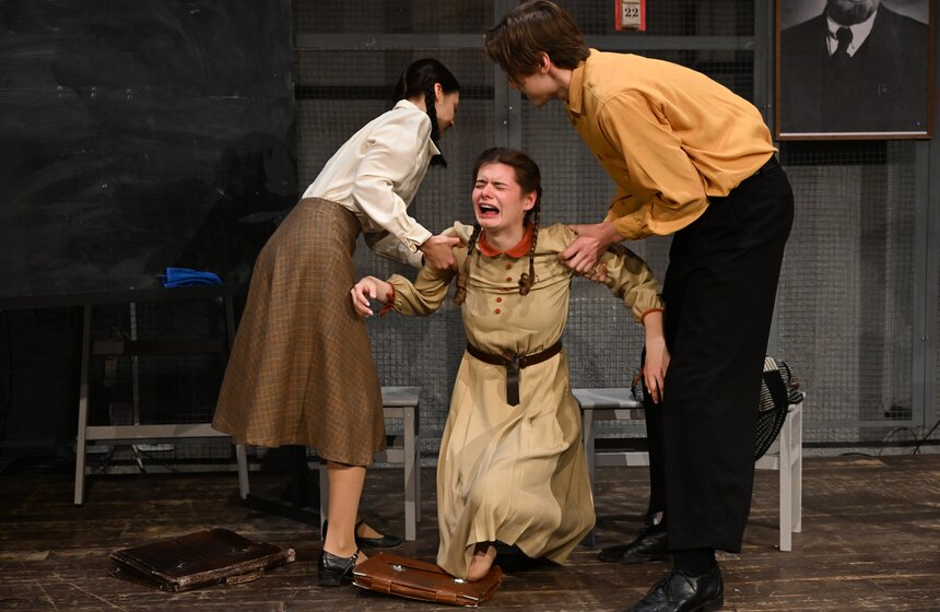 Состоялся пресс-показ премьерного спектакля "Завтра была война" по повести Васильева 16 фото