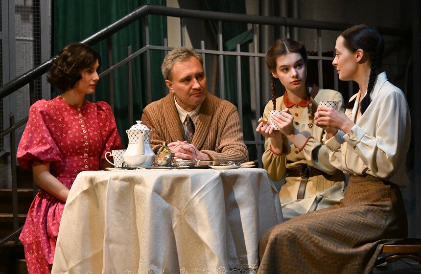 Состоялся пресс-показ премьерного спектакля "Завтра была война" по повести Васильева 9 фото