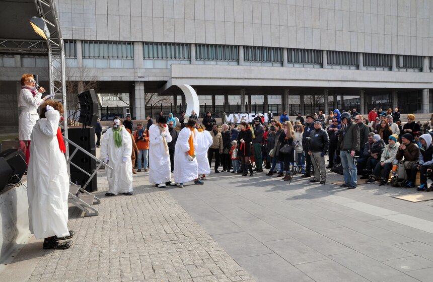 В Парке искусств "Музеон" отмечают Лаосский Новый год 10 фото