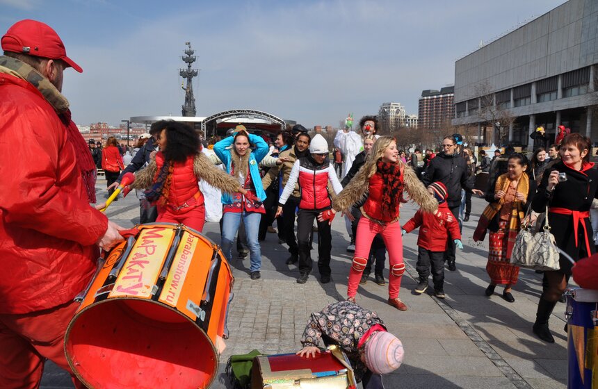 В Парке искусств "Музеон" отмечают Лаосский Новый год 9 фото