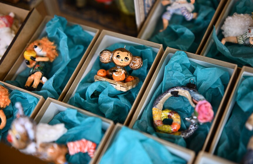 Телеканал "Москва Доверие" нарядил елку в ГУМе 23 фото