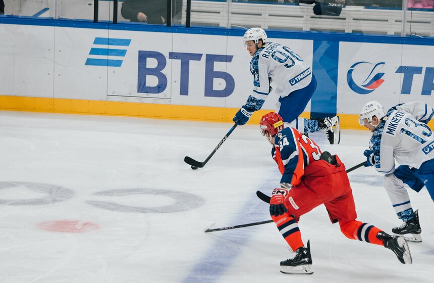 ЦСКА обыграл "Динамо" в матче КХЛ 4 фото