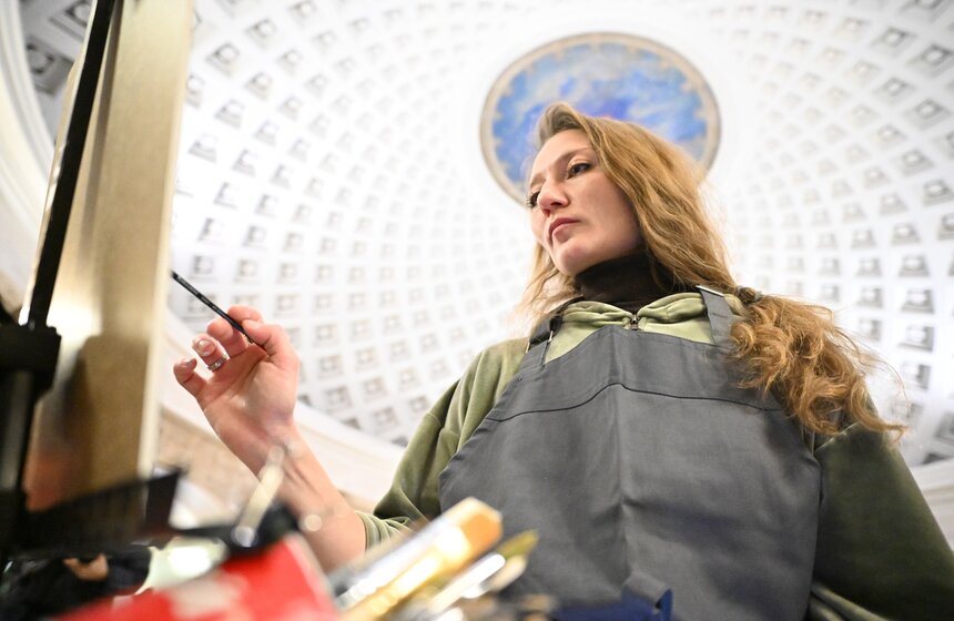 Художники проекта "Искусство в метро" создают работы на станции "Таганская" в Москве 14 фото