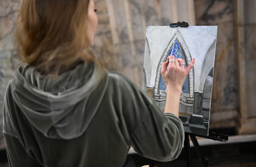 Художники проекта "Искусство в метро" создают работы на станции "Таганская" в Москве 9 фото