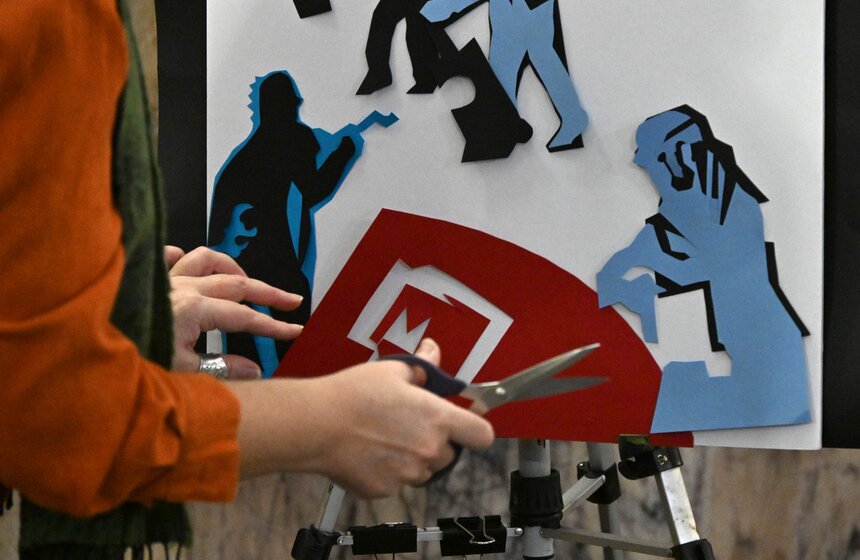 Художники проекта "Искусство в метро" создают работы на станции "Таганская" в Москве 3 фото