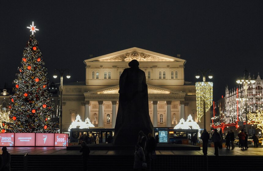 Новогодние декорации установили на улицах Москвы 12 фото