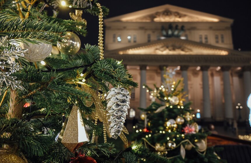 Новогодние декорации установили на улицах Москвы 14 фото