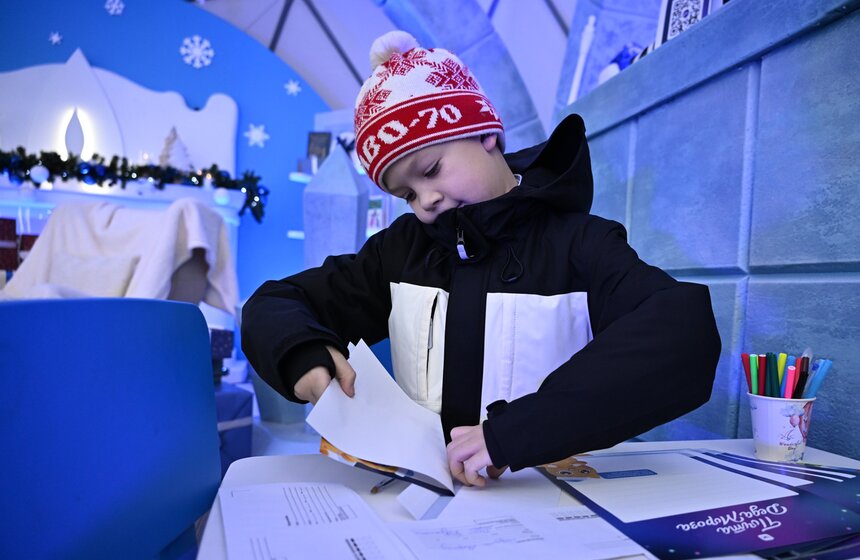 "Почта Деда Мороза" заработала в СК "Лужники" 2 фото