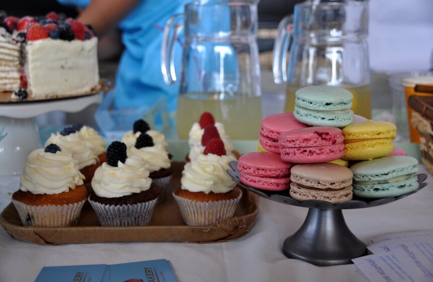 В Москве прошла ярмарка-распродажа "Ламбада маркет" 15 фото