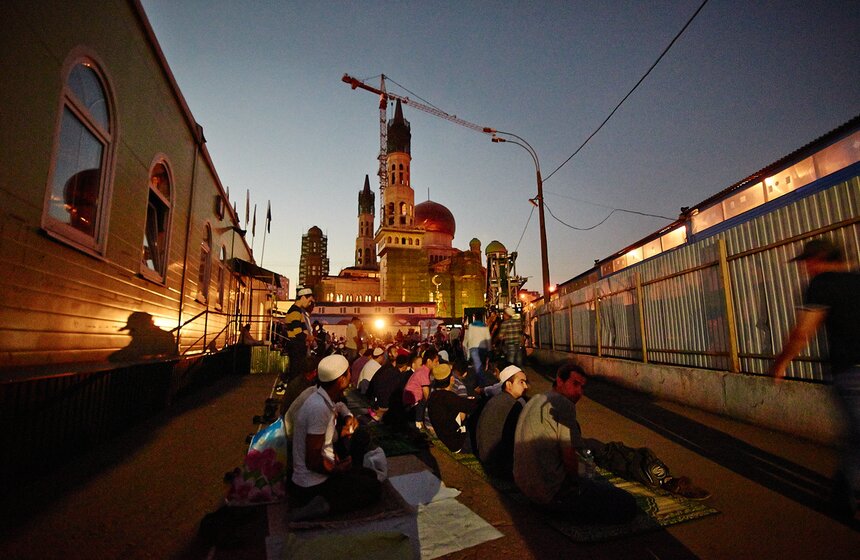 В Москве мусульмане начали праздновать Ураза-байрам 3 фото