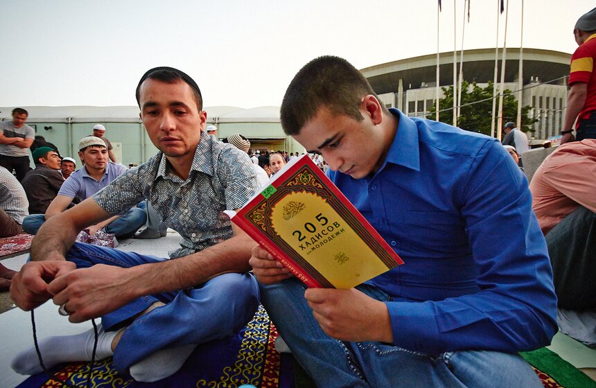 В Москве мусульмане начали праздновать Ураза-байрам 6 фото