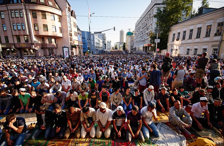 В Москве мусульмане начали праздновать Ураза-байрам 31 фото