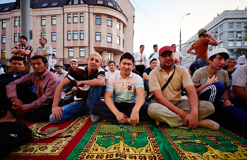 В Москве мусульмане начали праздновать Ураза-байрам 18 фото