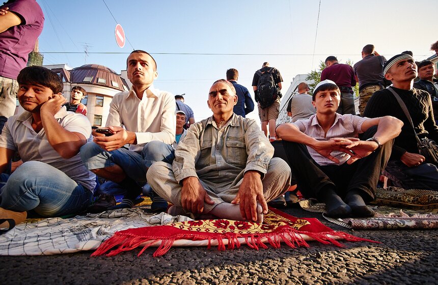 В Москве мусульмане начали праздновать Ураза-байрам 23 фото