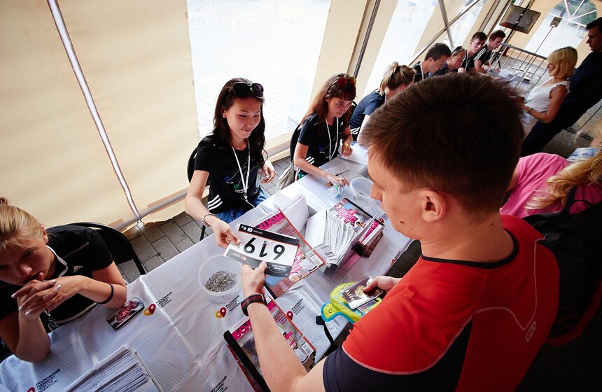 Москвичи приняли участие в ночном забеге 1 фото